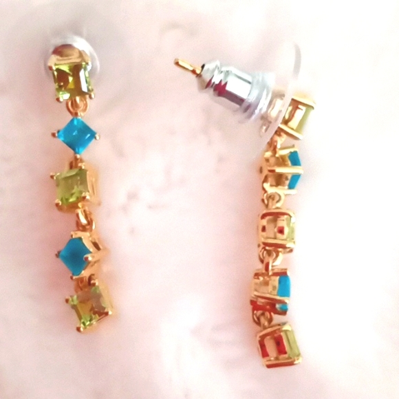 ARIZONA PERIDOT AND NEON APATITE DANGLE EARRINGS - Picture 2 of 5